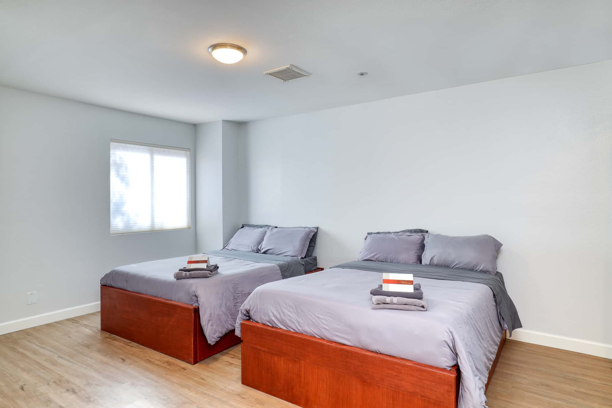 Client bedroom in the Pinnacle Peak Recovery detox program