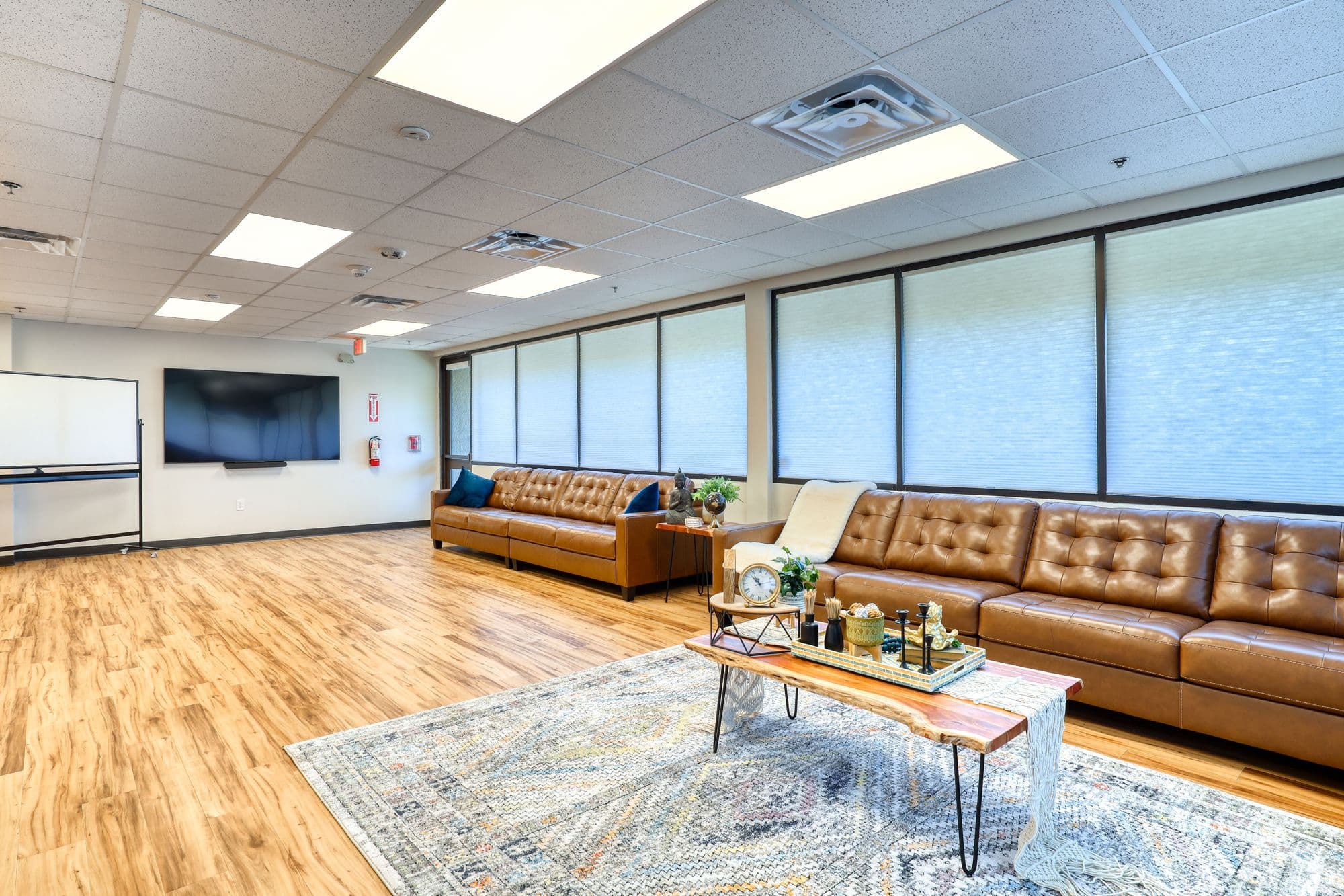Common living area at the Pinnacle Peak Recovery residential campus