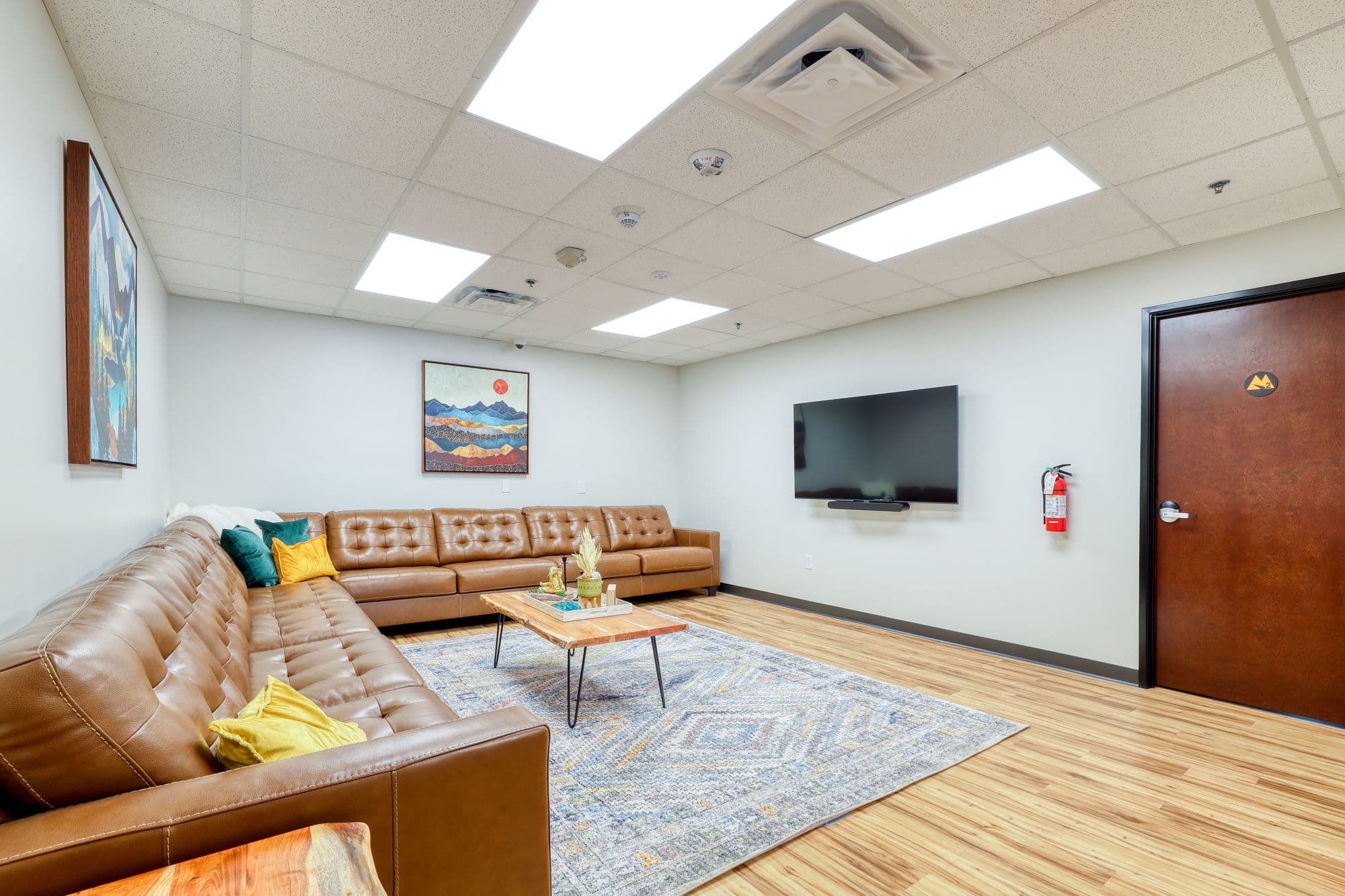 Client lounge at the Pinnacle Peak Recovery campus